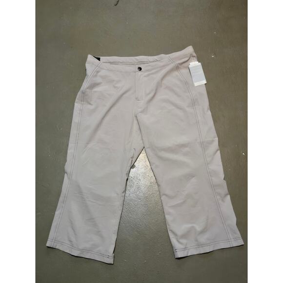 NWT New Balance Mid Rise Exit Capri in Tan Women's‎ Size Large - Picture 1 of 5